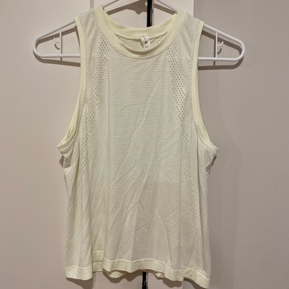 Lululemon top